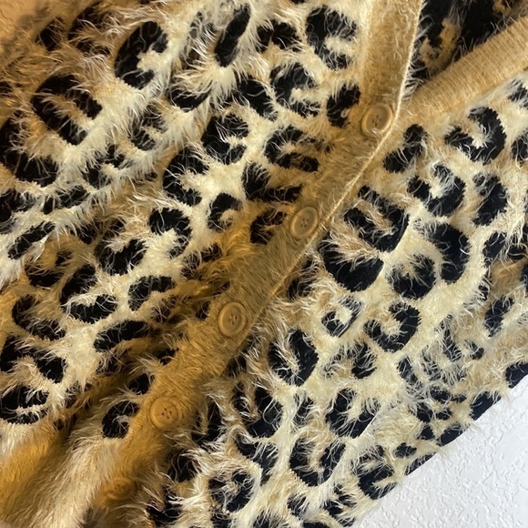 Pol Sweater Animal Print V Neck Cardigan Fuzzy Heavy Soft Long Sleeve sm… - Picture 8 of 8